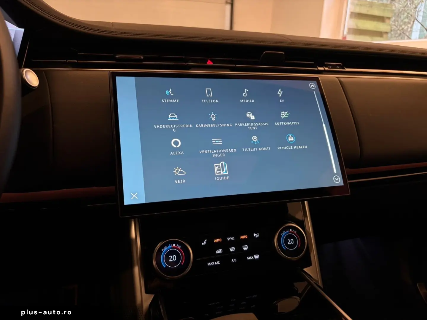 LAND ROVER Range Rover P440e HSE