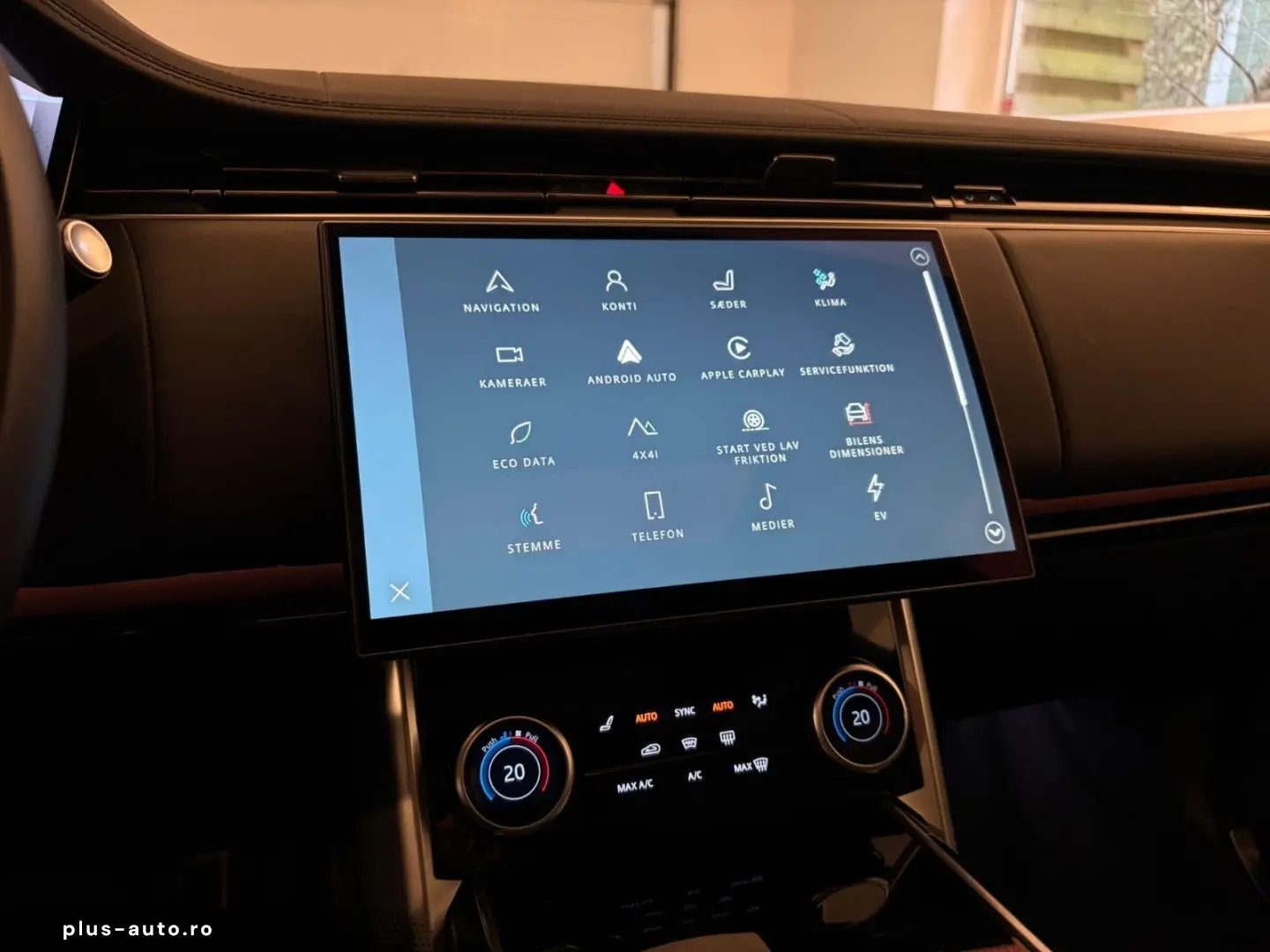 LAND ROVER Range Rover P440e HSE