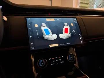 LAND ROVER Range Rover P440e HSE