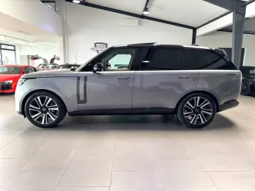 LAND ROVER RANGE ROVER D350 HSE LWB LANG PANO 7-SITZER 22