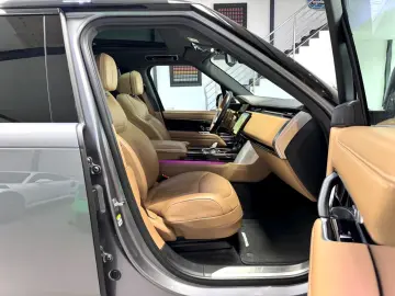 LAND ROVER RANGE ROVER D350 HSE LWB LANG PANO 7-SITZER 22