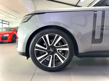 LAND ROVER RANGE ROVER D350 HSE LWB LANG PANO 7-SITZER 22