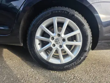 Volkswagen Golf Diesel 1.6 2012 Manuala