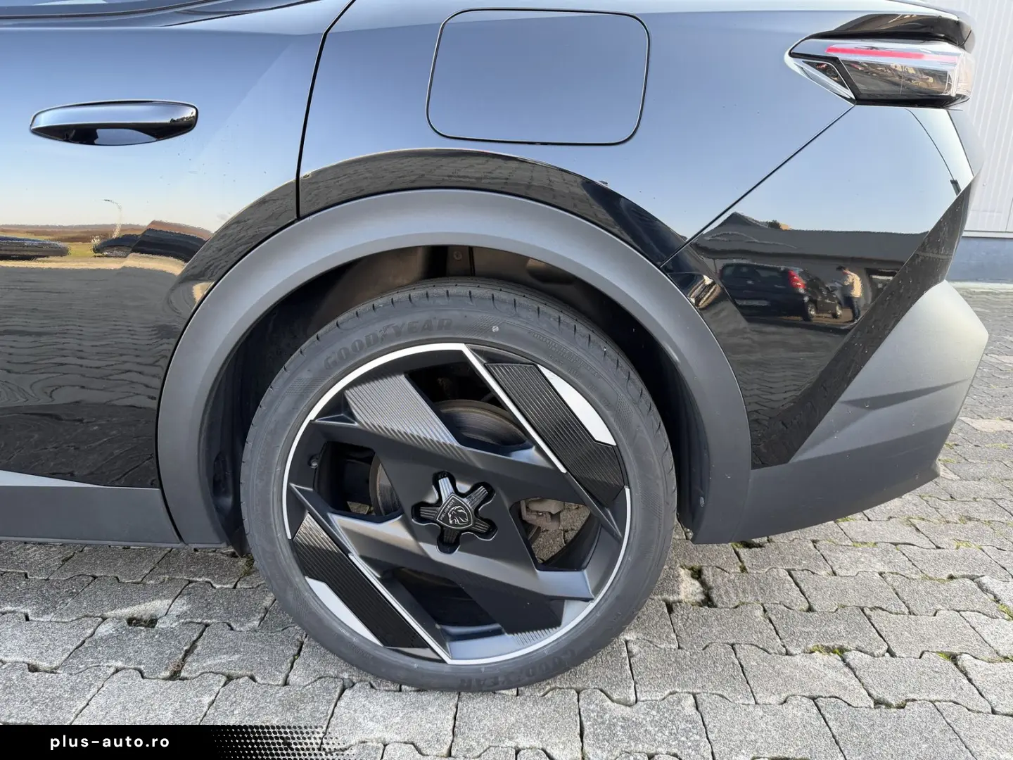 PEUGEOT 408 Hybrid 225 GT