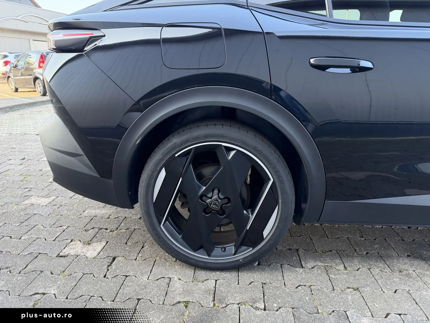 PEUGEOT 408 Hybrid 225 GT