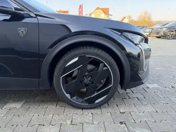 PEUGEOT 408 Hybrid 225 GT