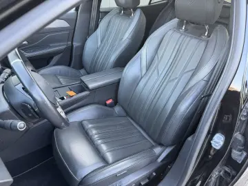 PEUGEOT 408 Hybrid 225 GT