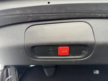 PEUGEOT 408 Hybrid 225 GT