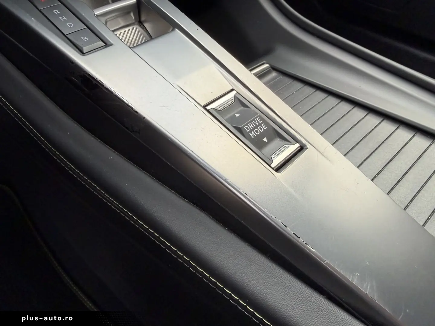 PEUGEOT 408 Hybrid 225 GT