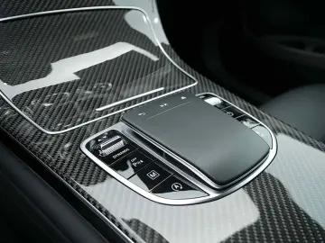 MERCEDES-BENZ GLC 300 d 4M Coupé AMG HUD URBAN GUARD LED