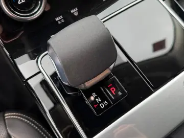 Land-Rover Range-Rover-Velar