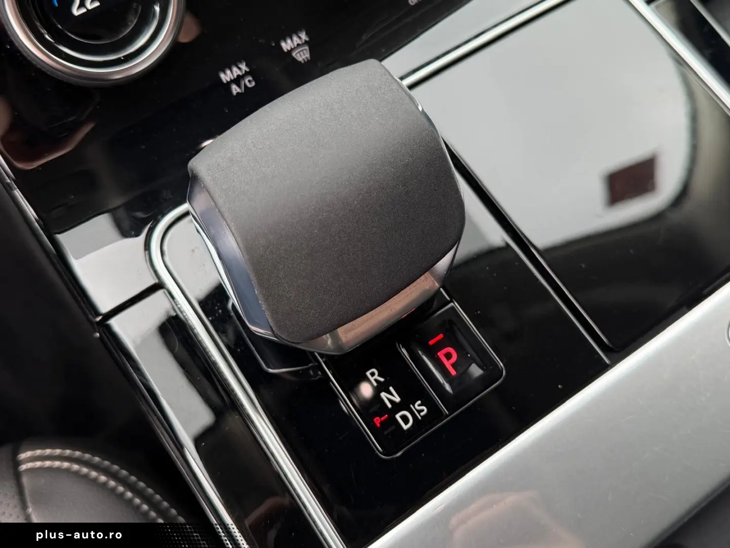 Land-Rover Range-Rover-Velar