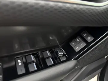 Land-Rover Range-Rover-Velar