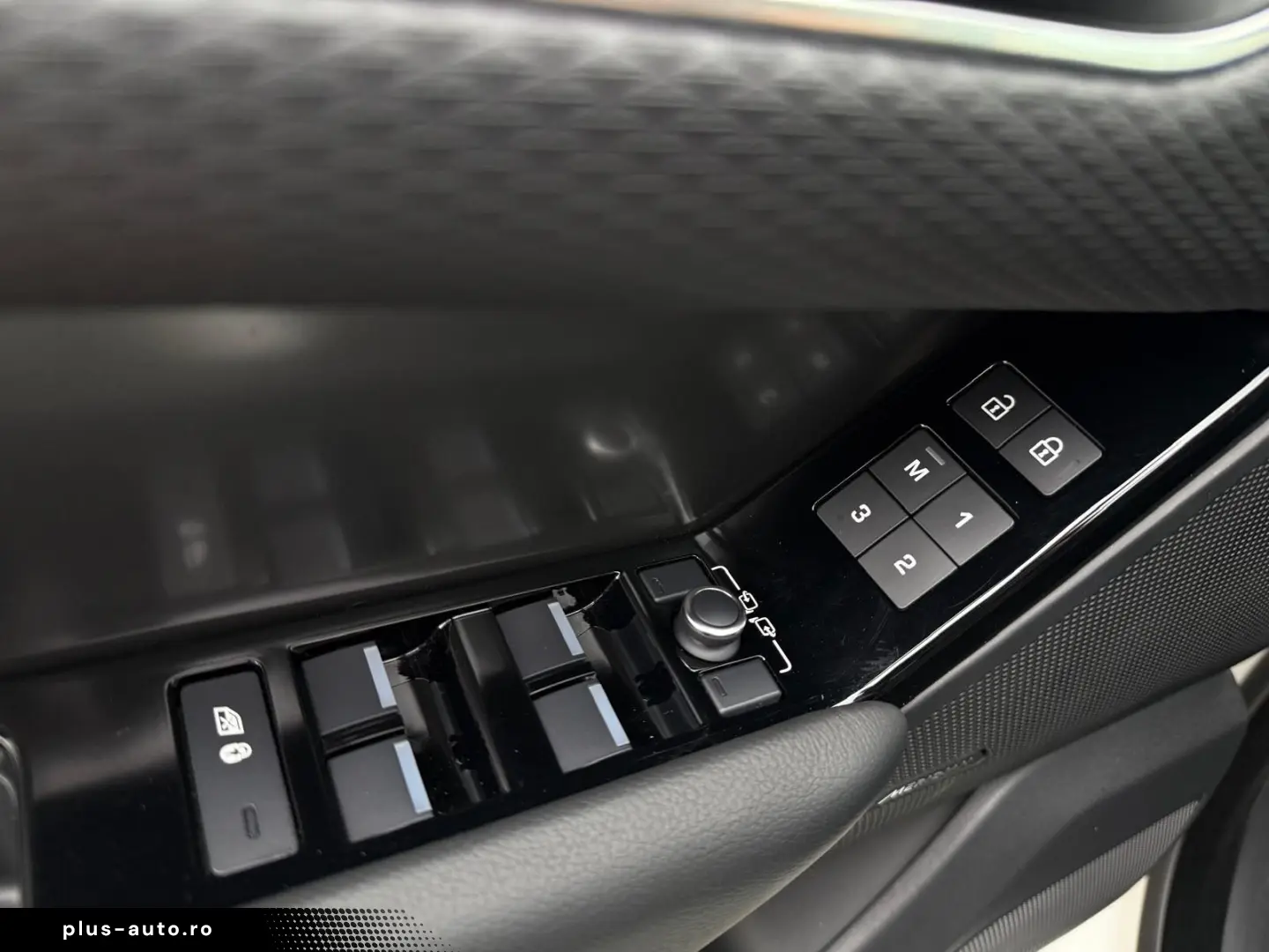 Land-Rover Range-Rover-Velar