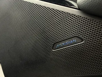 Land-Rover Range-Rover-Velar