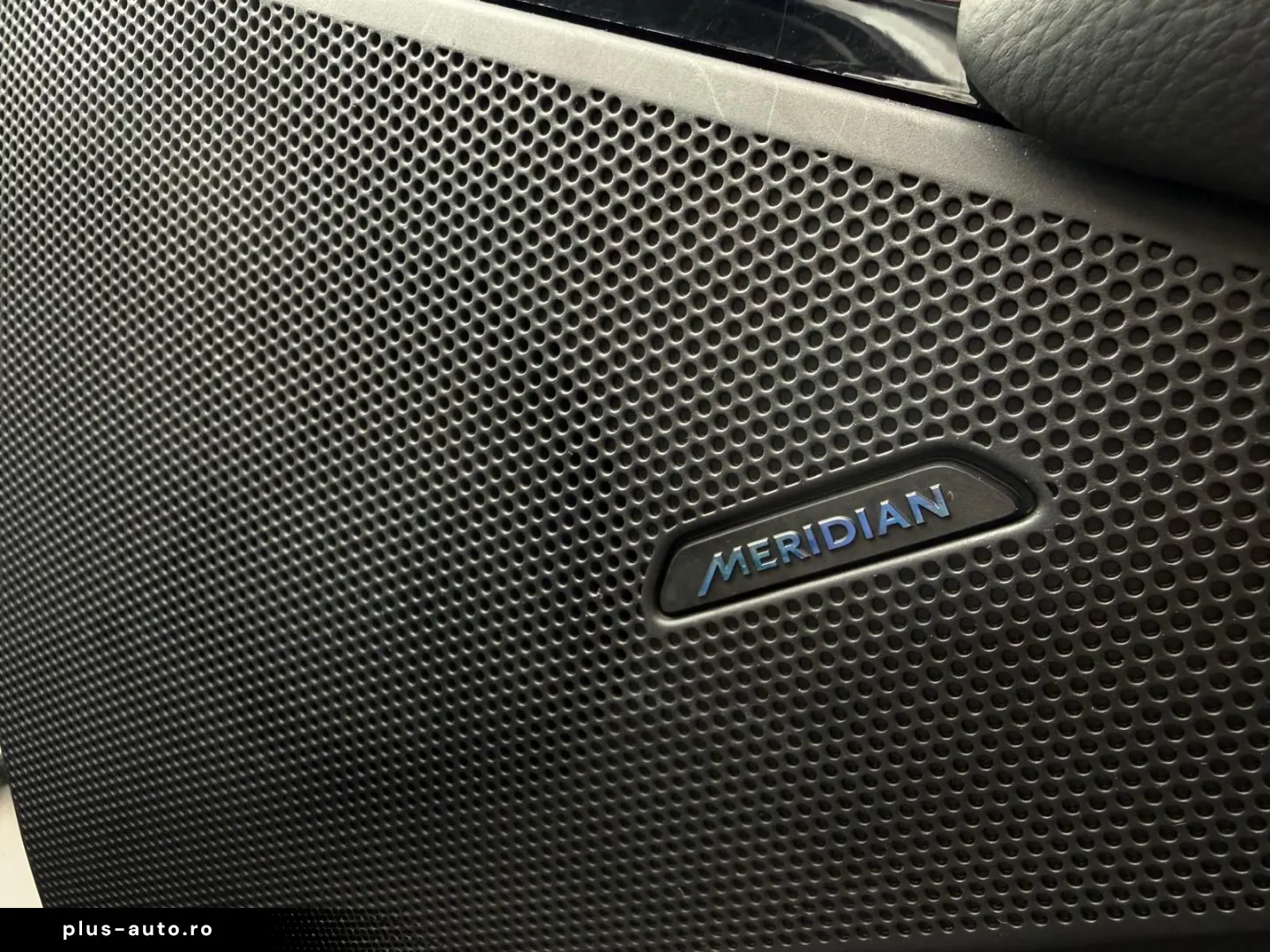 Land-Rover Range-Rover-Velar