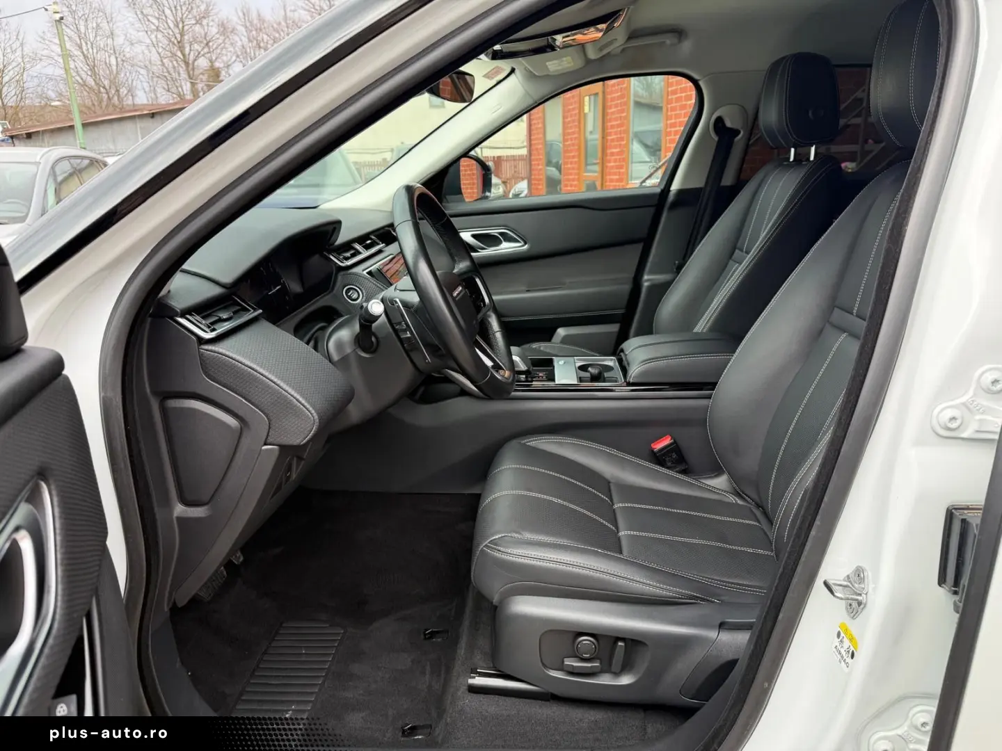 Land-Rover Range-Rover-Velar