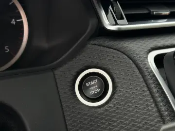 Land-Rover Range-Rover-Velar