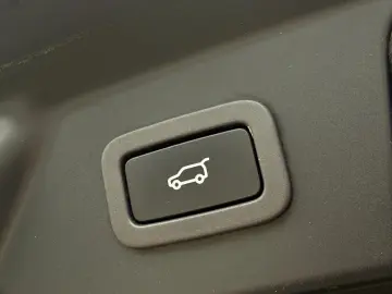 Land-Rover Range-Rover-Velar