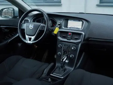 Volvo V40 Gen-Ii-2012