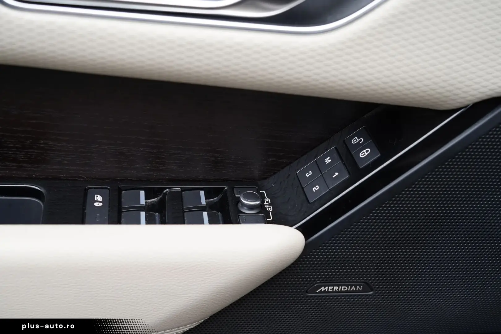 Land-Rover Range-Rover-Velar