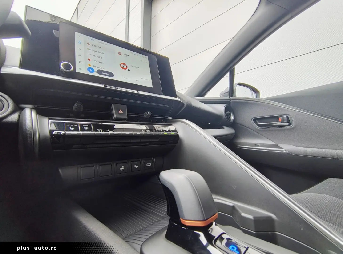 Toyota C-HR 1.8 HEV 140 CP 4x2 CVT Dynamic