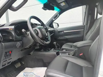 Toyota Hilux Gen-Viii-2015