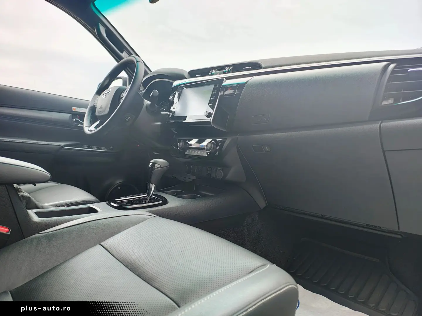 Toyota Hilux Gen-Viii-2015