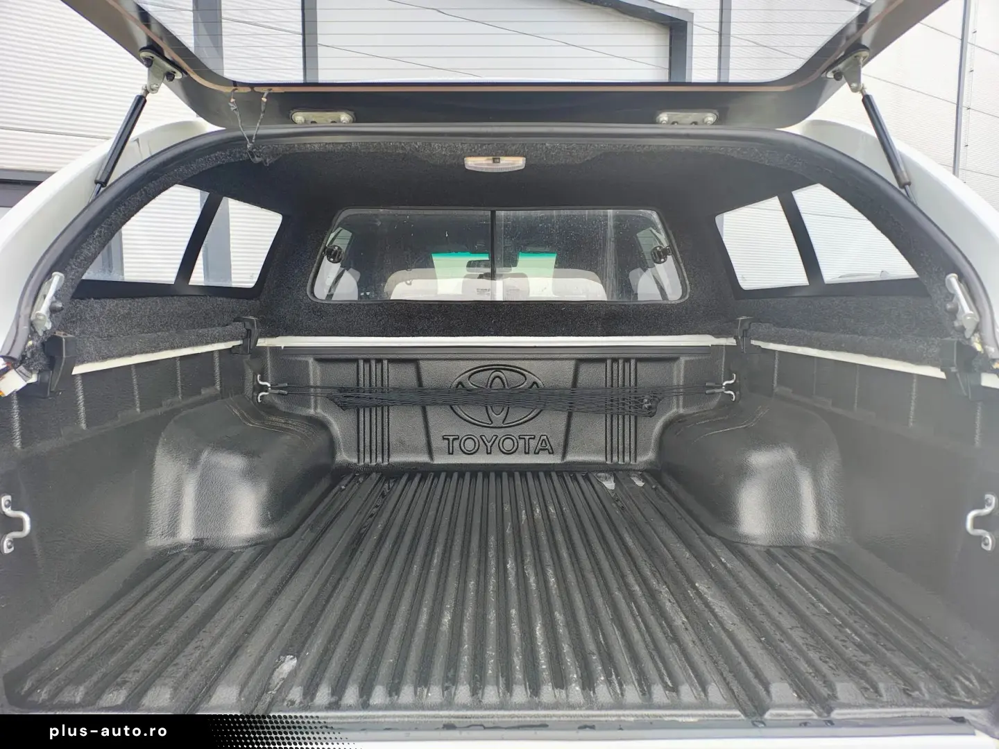 Toyota Hilux Gen-Viii-2015