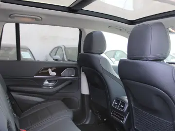 MERCEDES-BENZ GLS 450 4Matic 7Sitze Pano Airmat SoftCl 360