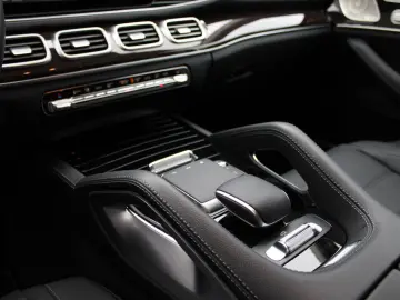 MERCEDES-BENZ GLS 450 4Matic 7Sitze Pano Airmat SoftCl 360