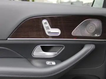 MERCEDES-BENZ GLS 450 4Matic 7Sitze Pano Airmat SoftCl 360