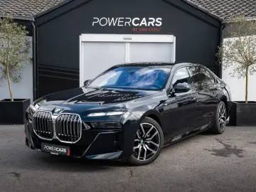 BMW 740d xDrive M Sport   Sky Lounge    Iconic Glow