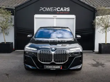 BMW 740d xDrive M Sport   Sky Lounge    Iconic Glow