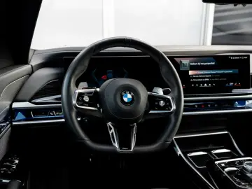 BMW 740d xDrive M Sport   Sky Lounge    Iconic Glow