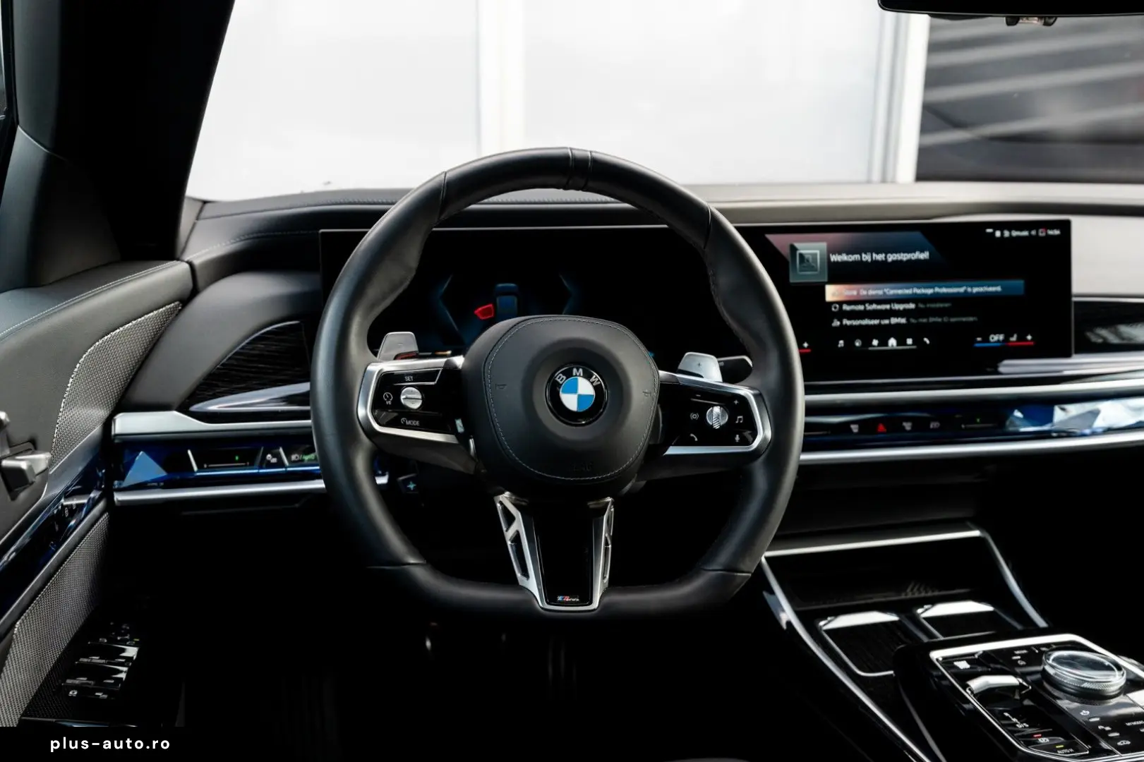 BMW 740d xDrive M Sport   Sky Lounge    Iconic Glow