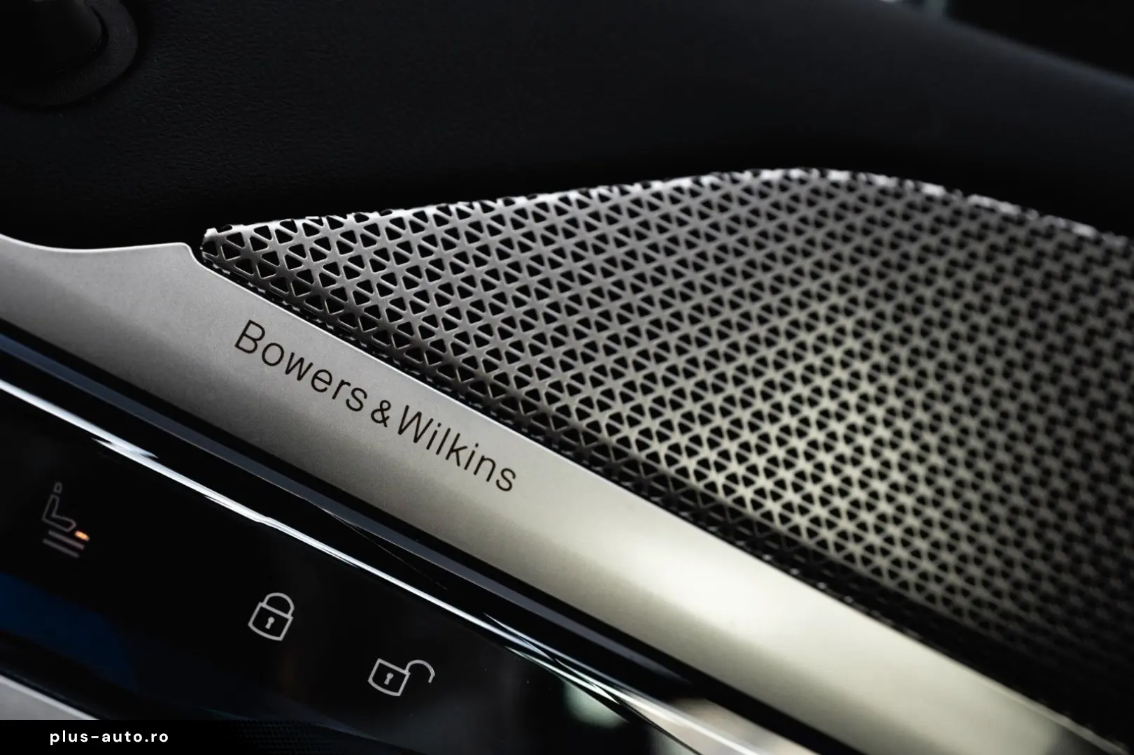 BMW 740d xDrive M Sport   Sky Lounge    Iconic Glow