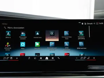 BMW 740d xDrive M Sport   Sky Lounge    Iconic Glow