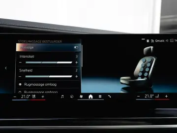 BMW 740d xDrive M Sport   Sky Lounge    Iconic Glow