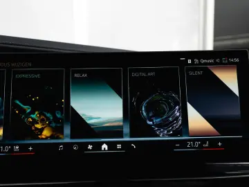 BMW 740d xDrive M Sport   Sky Lounge    Iconic Glow