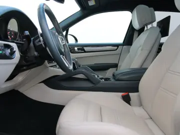 PORSCHE Cayenne PlatinumEd 14Weg HeadUp ACC TV-Fond 21