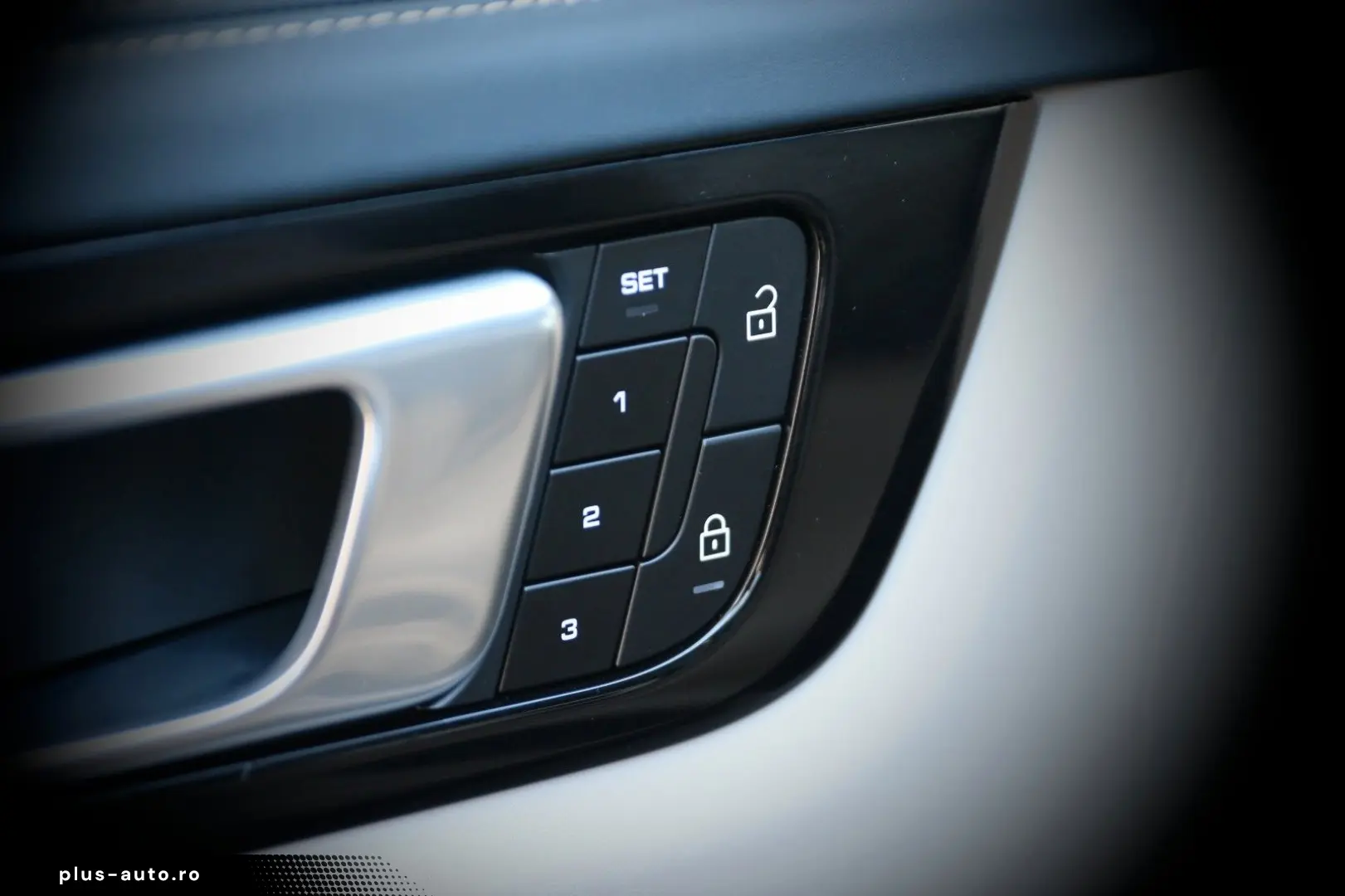 PORSCHE Cayenne PlatinumEd 14Weg HeadUp ACC TV-Fond 21