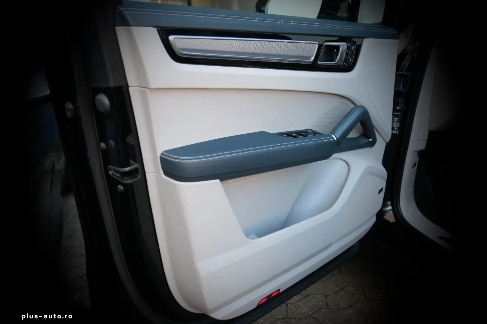 PORSCHE Cayenne PlatinumEd 14Weg HeadUp ACC TV-Fond 21