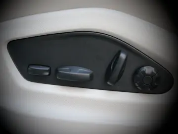 PORSCHE Cayenne PlatinumEd 14Weg HeadUp ACC TV-Fond 21