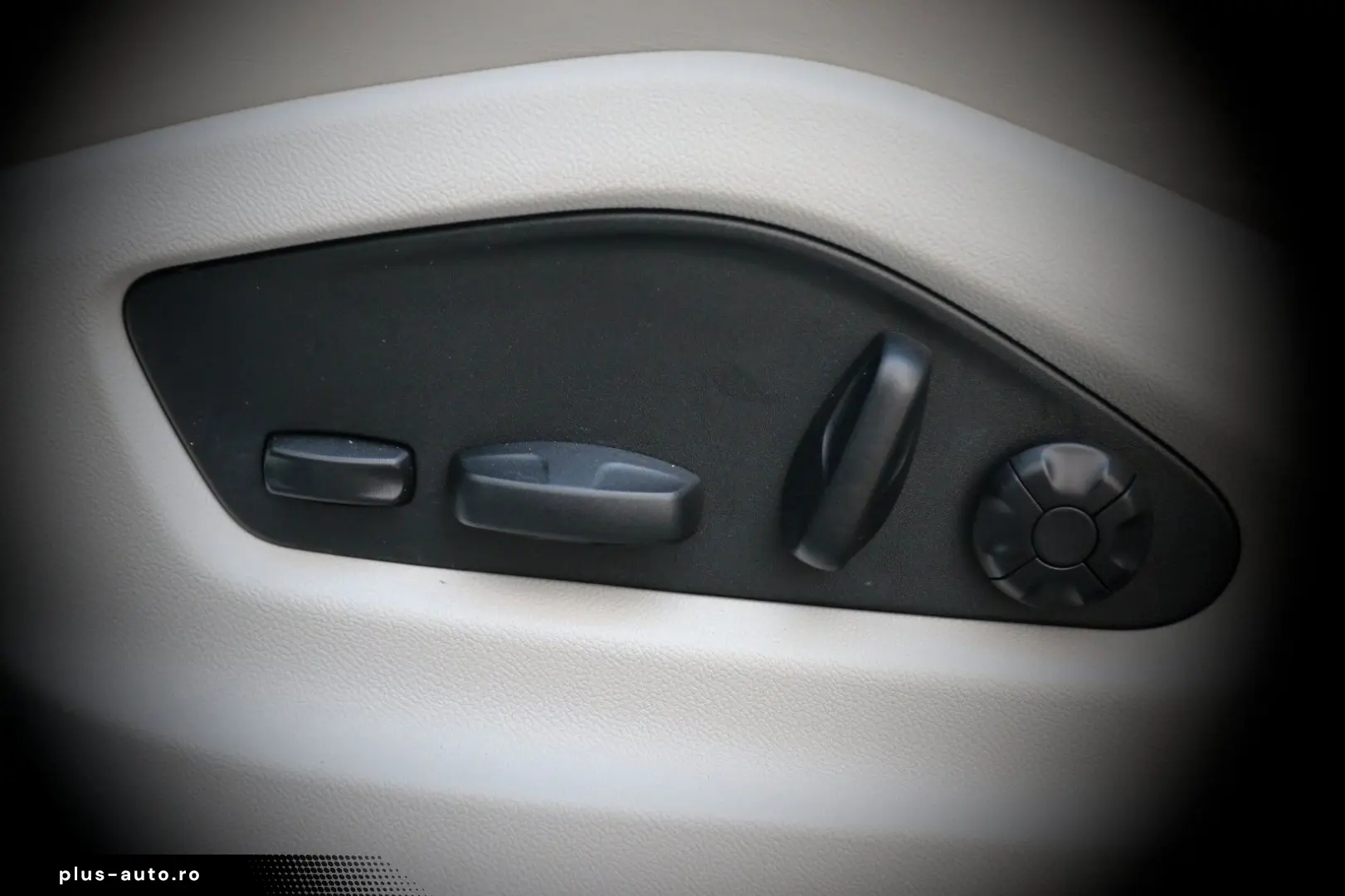 PORSCHE Cayenne PlatinumEd 14Weg HeadUp ACC TV-Fond 21