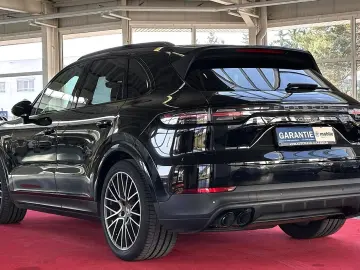 PORSCHE Cayenne Platinum Edition PANO BOSE LUFT RFK