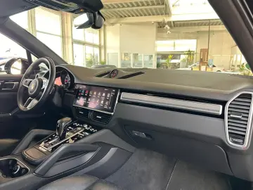 PORSCHE Cayenne Platinum Edition PANO BOSE LUFT RFK