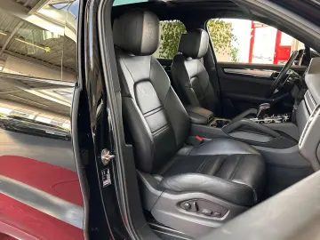 PORSCHE Cayenne Platinum Edition PANO BOSE LUFT RFK