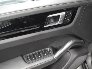 PORSCHE Cayenne Tiptronic S BOSE PANO SPORT SOFT-CLOSE
