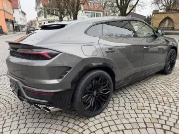 Lamborghini Urus 4.0 V8 PHEV SE  Pano  3 D Bang & Olufsen